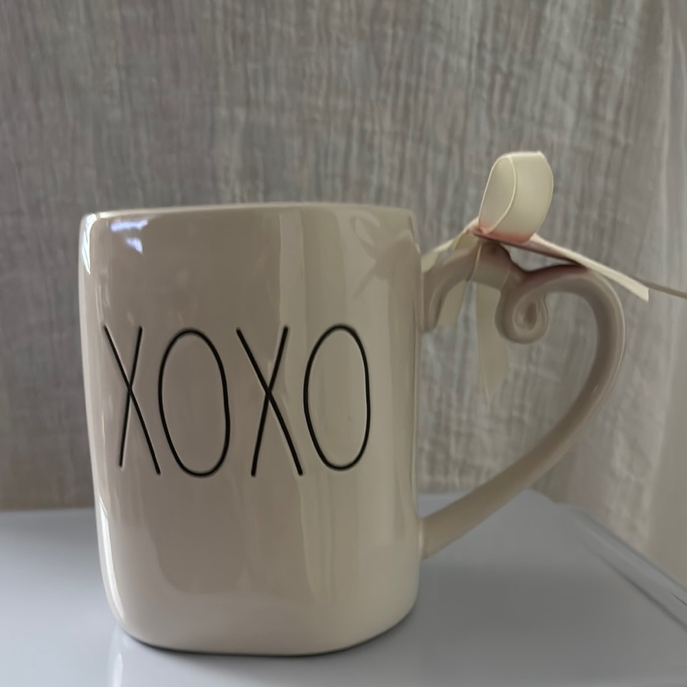 Rae Dunn - XOXO Mug